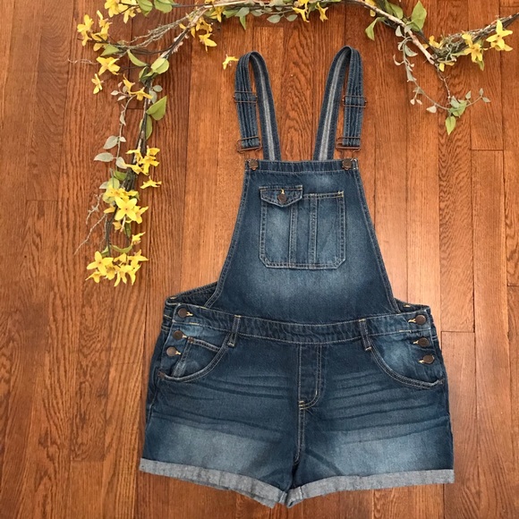 lei Pants - Women’s Juniors XL Denim Shorts Bibs C3378